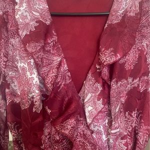 Never worn, beautiful wrap around maxi dress.